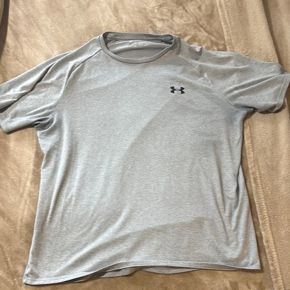 Under Armour Men's Gray T-Shirt - Picture 1 of 3